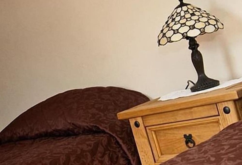 Пансион Balloan House