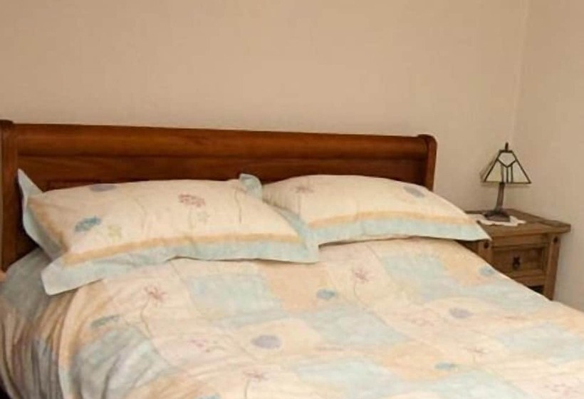 بنسيون Balloan House