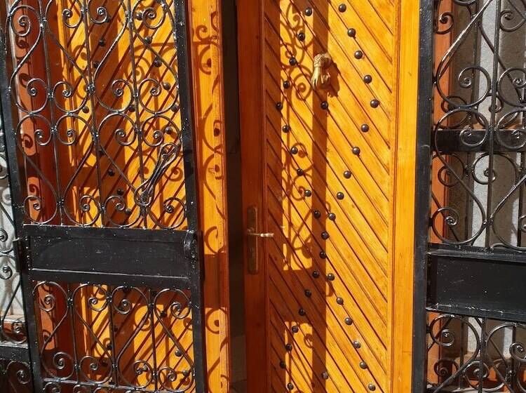 بنسيون Gite Kasbah La Palmeraie