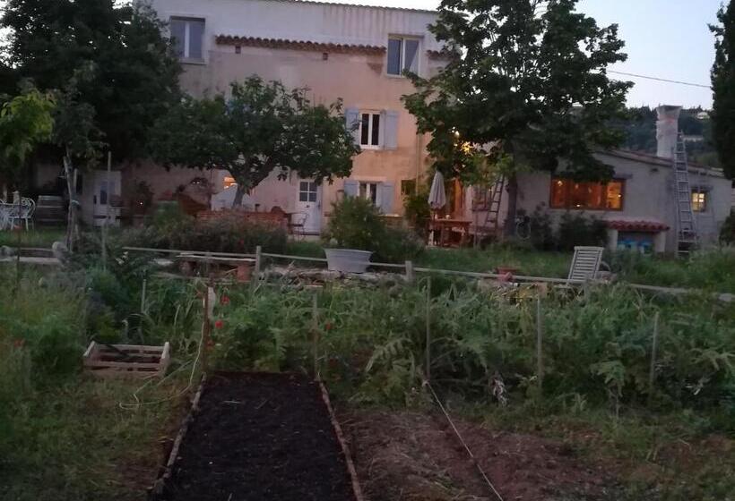 פנסיון La Ferme Constantin