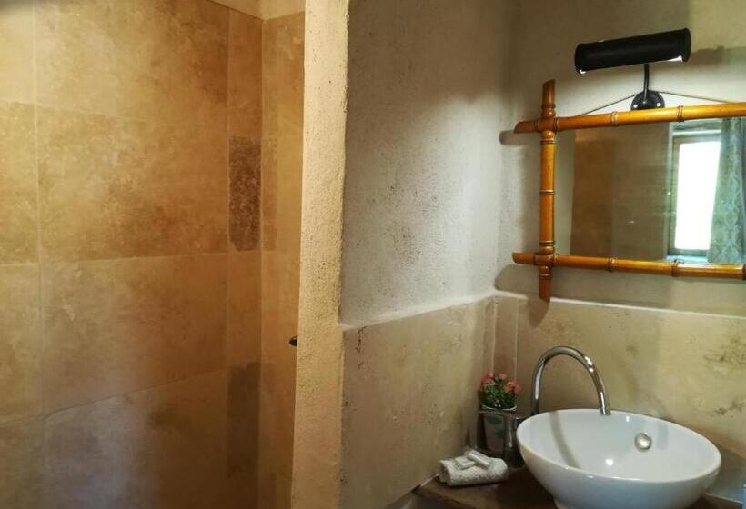 פנסיון La Ferme Constantin