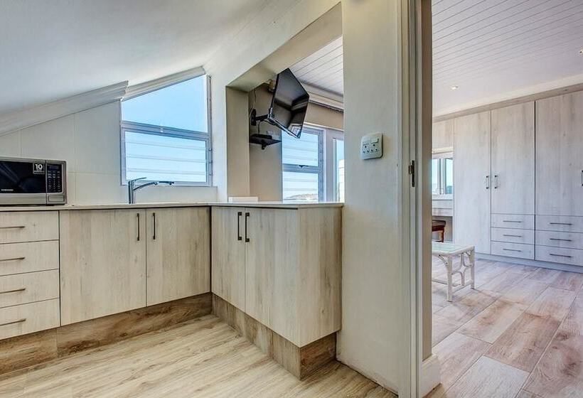 ペンション Marine Manor