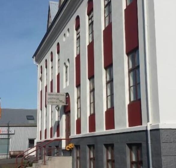 پانسیون Mánagisting Guesthouse