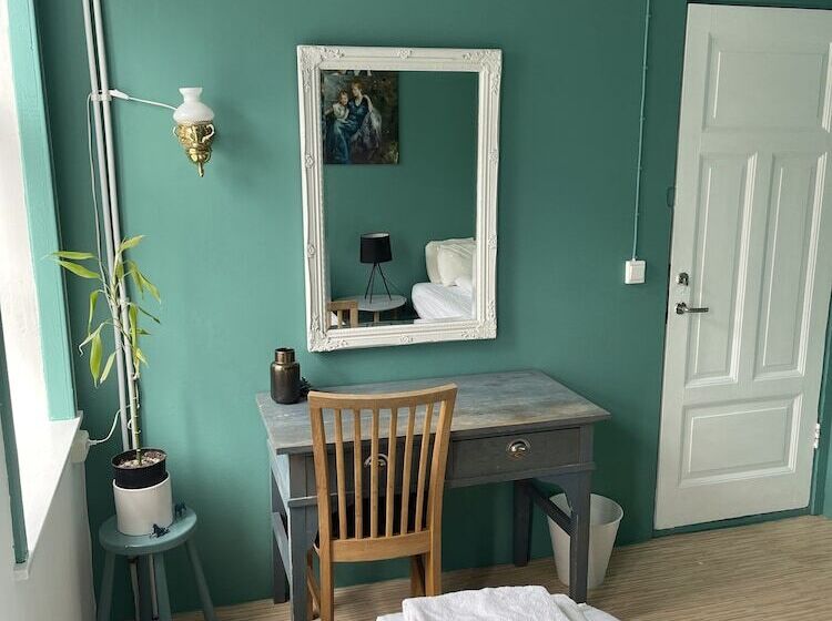 پانسیون Mánagisting Guesthouse