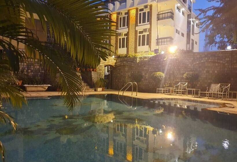 אתר נופש Corbett Kingdom