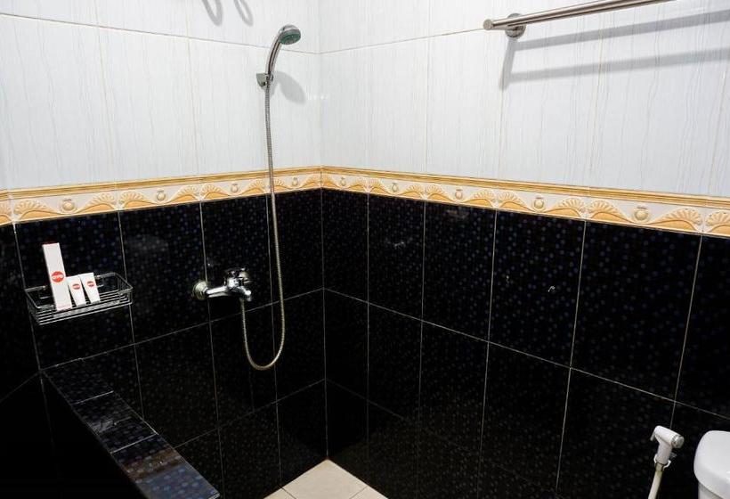 Общежитие Cemara Asri By Oyo Rooms