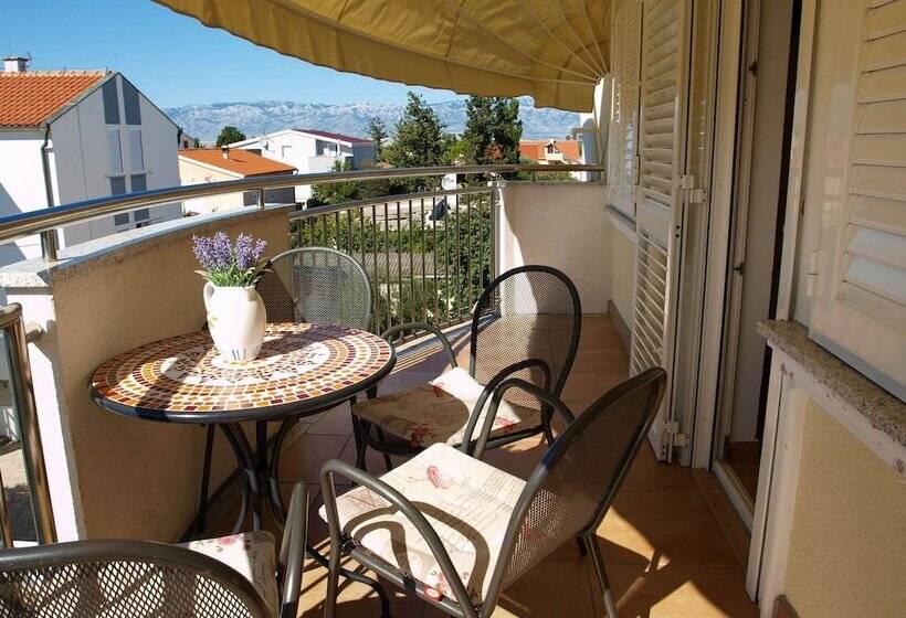 Apartment Complex Kristi