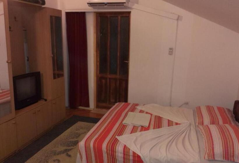 Apartments & Hostel Zdrava Hrana