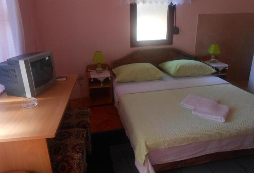 Apartments & Hostel Zdrava Hrana