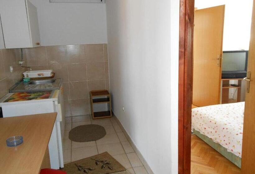 Apartments & Hostel Zdrava Hrana