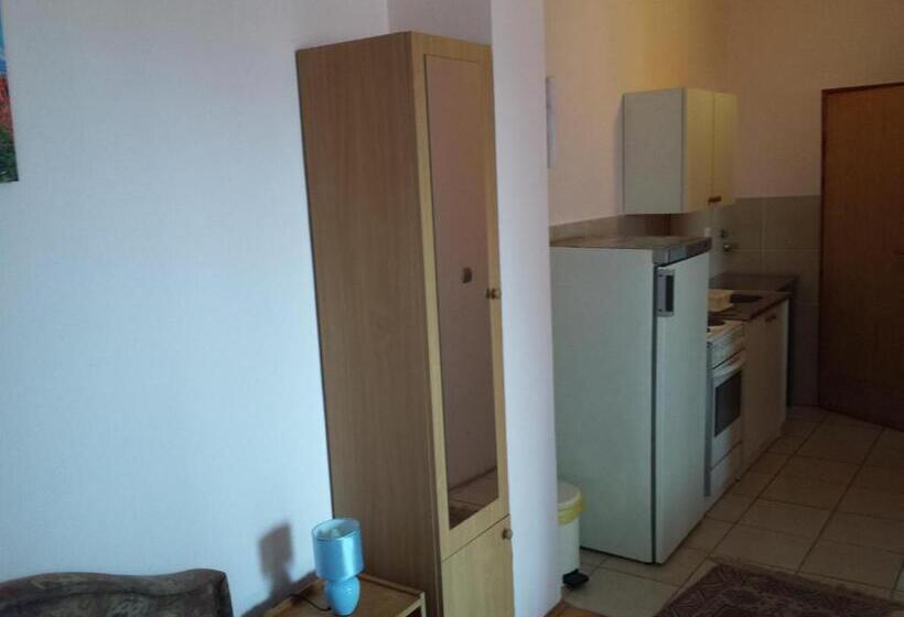 Apartments & Hostel Zdrava Hrana