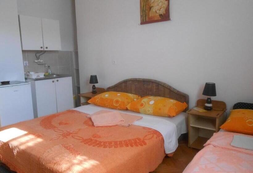 Apartments & Hostel Zdrava Hrana