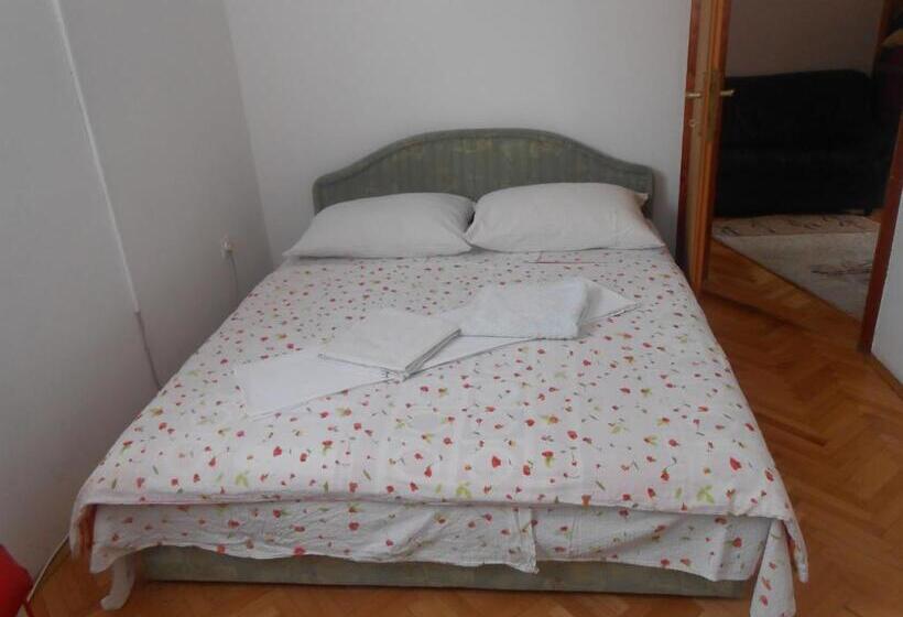 Apartments & Hostel Zdrava Hrana