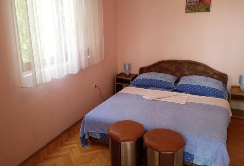 Apartments & Hostel Zdrava Hrana