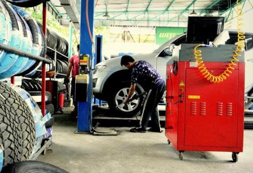 Big Daddy Hotel And Convention Center