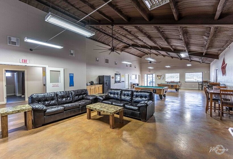 Elite Cabins And Rv Park