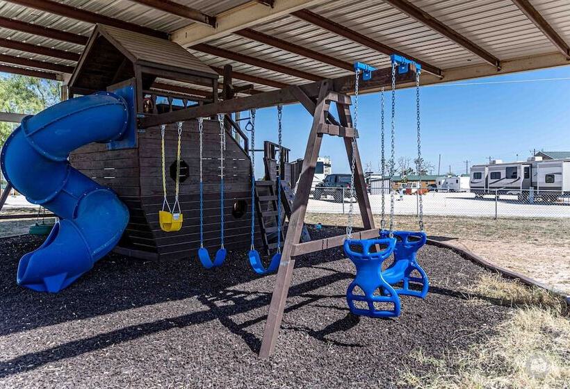 Elite Cabins And Rv Park