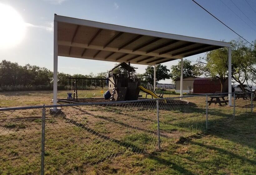 Elite Cabins And Rv Park