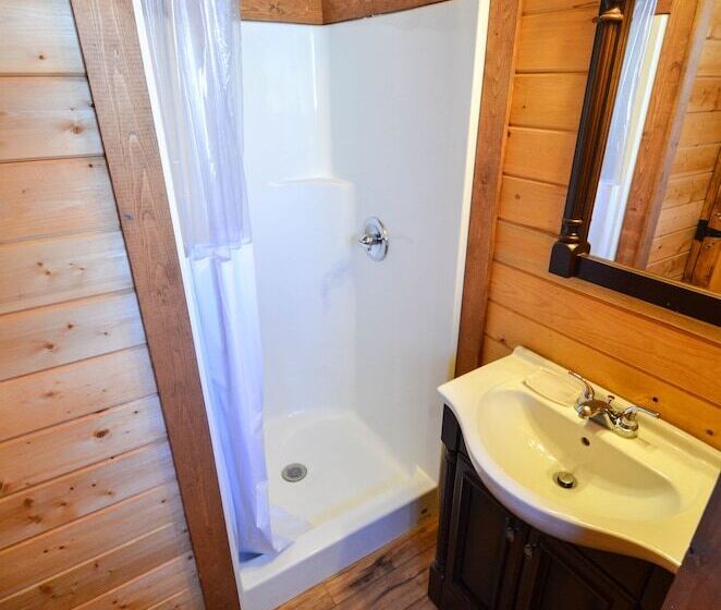 Elite Cabins And Rv Park