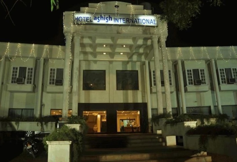 בית מלון כפרי Ashish  International
