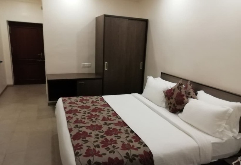 בית מלון כפרי Ashish International