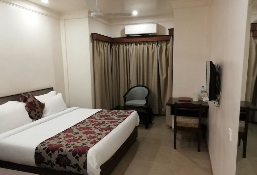 בית מלון כפרי Ashish  International