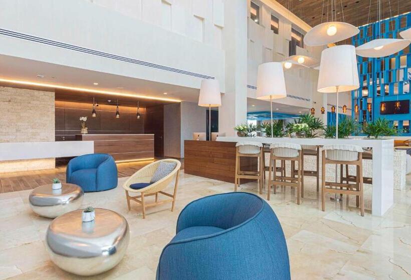 בית מלון כפרי Avani Cancún Airport