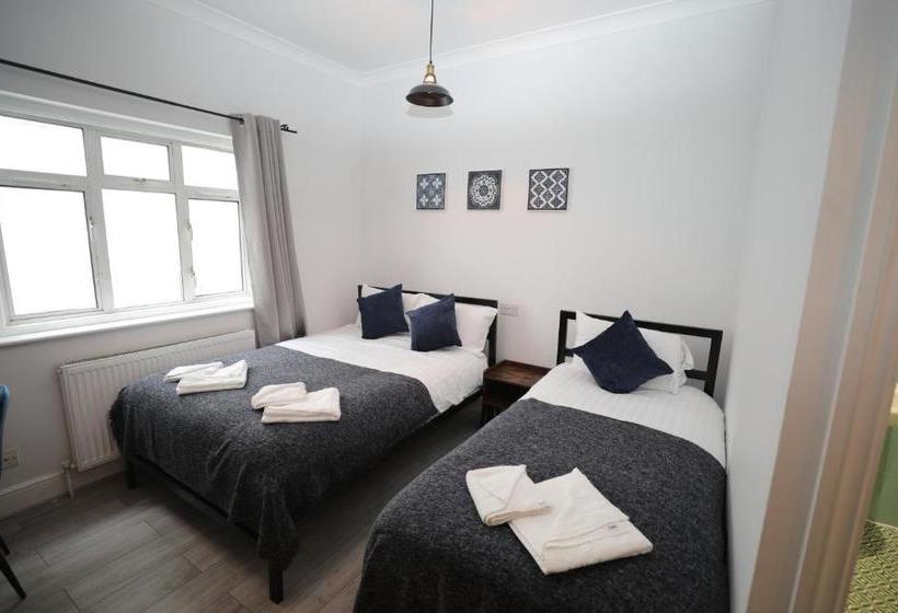 ホテル Golders Park