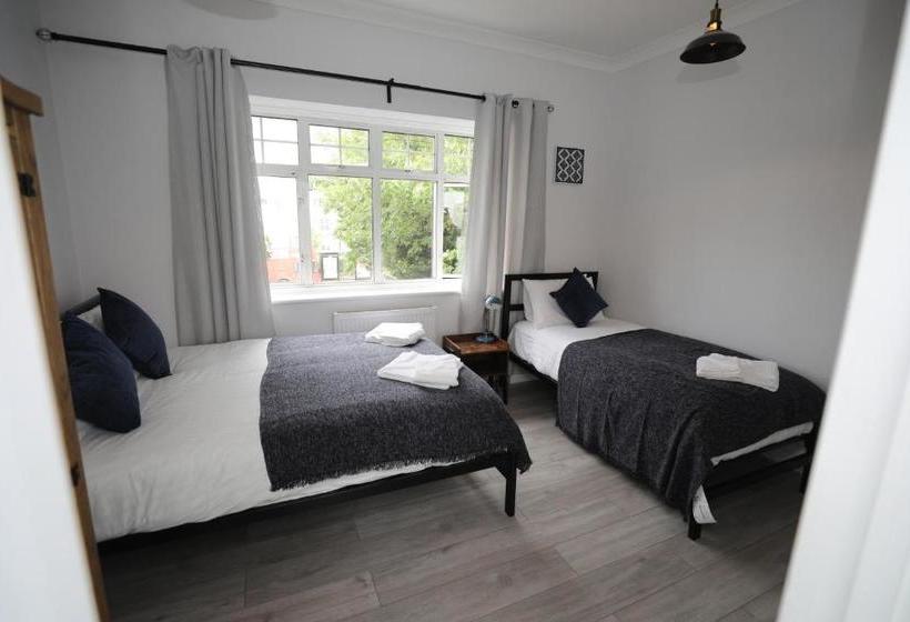 ホテル Golders Park