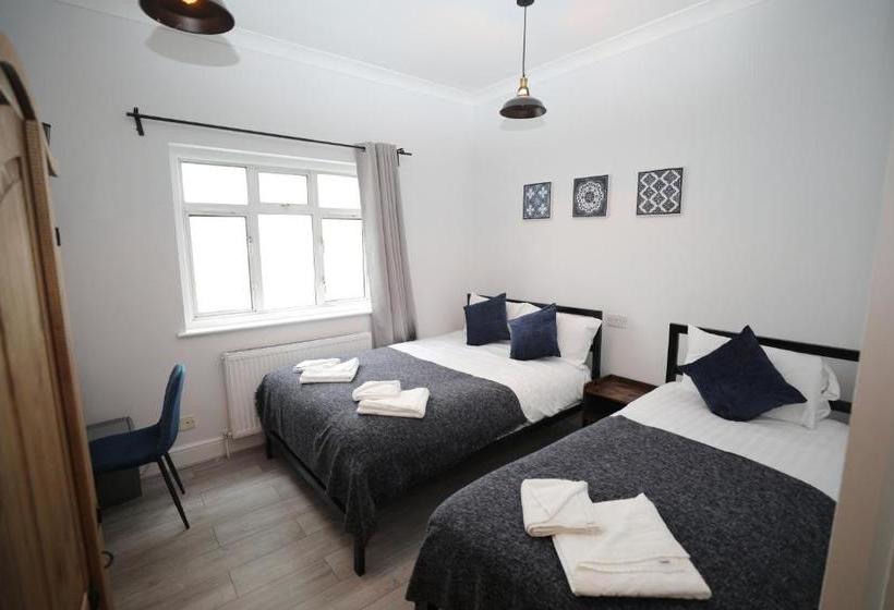 ホテル Golders Park