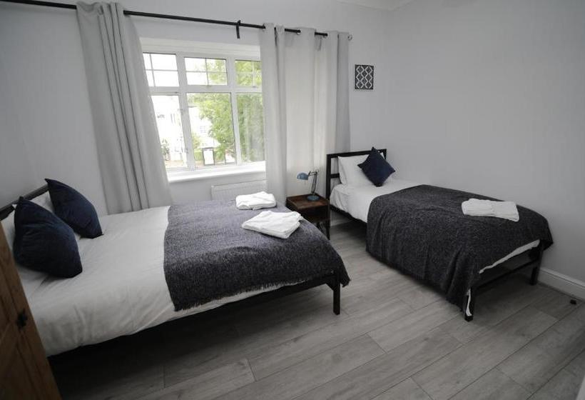 ホテル Golders Park