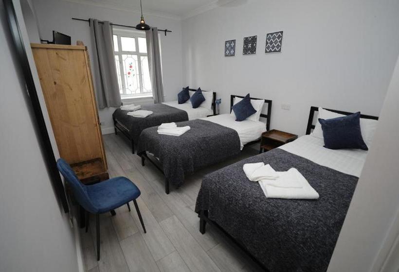 ホテル Golders Park