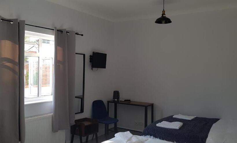 ホテル Golders Park