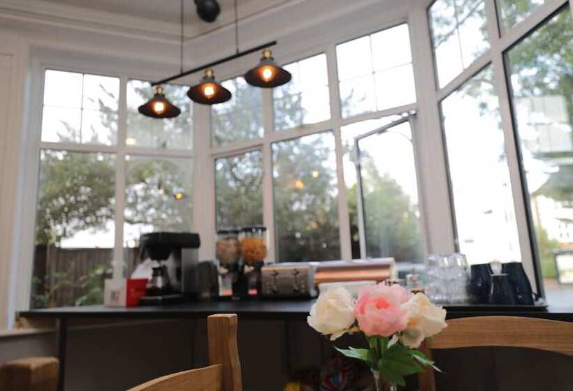 ホテル Golders Park