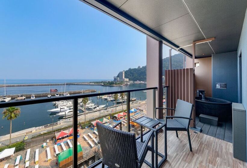 Отель Livemax Resort Atamiseafront