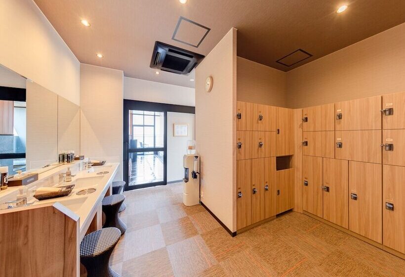 Отель Livemax Resort Atamiseafront