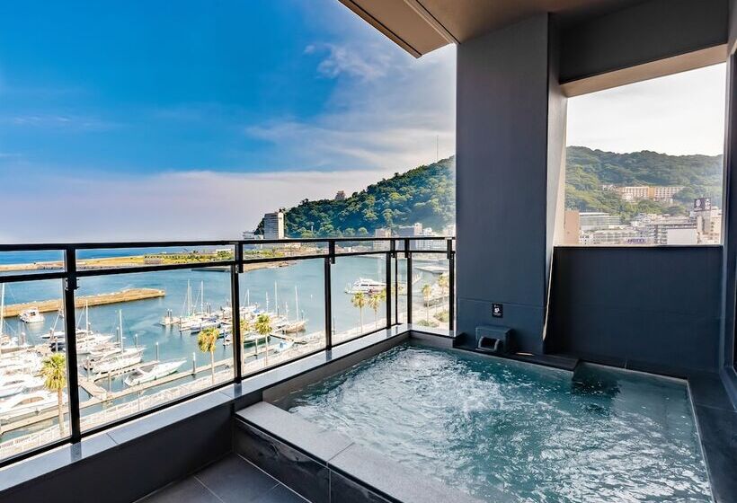 Отель Livemax Resort Atamiseafront