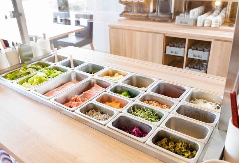 Отель Livemax Resort Atamiseafront