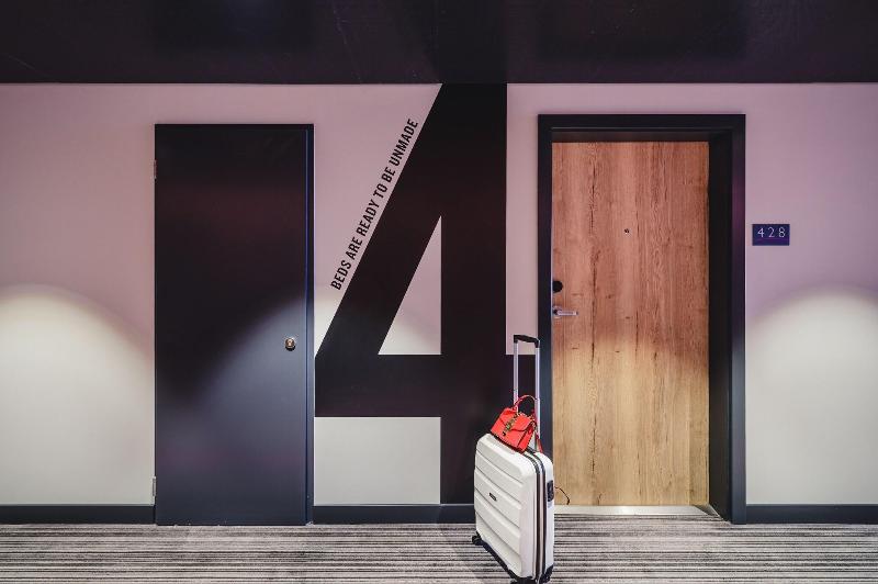 ホテル Moxy Poznań Airport