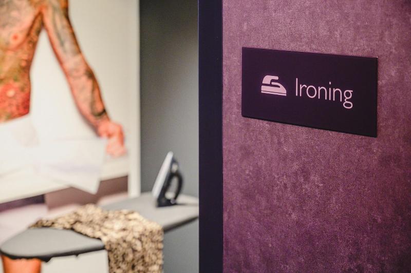 هتل Moxy Poznań Airport