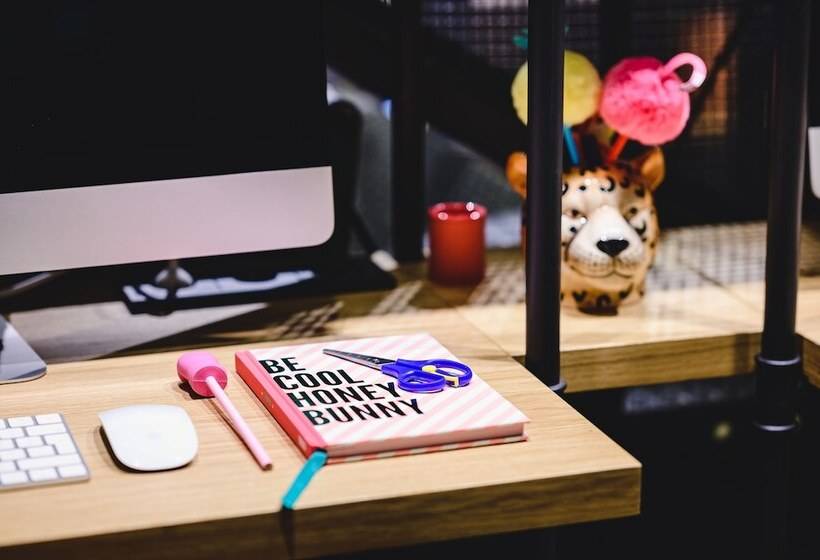 هتل Moxy Poznań Airport