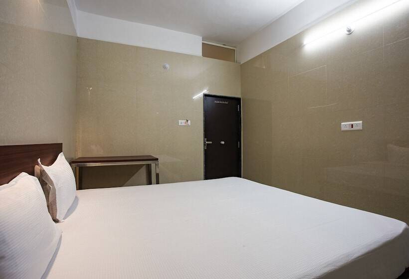 בית מלון כפרי Spot On 23725 Jay Shanti Palace