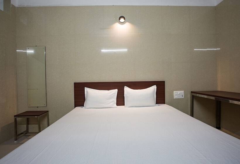 호텔 Spot On 23725 Jay Shanti Palace