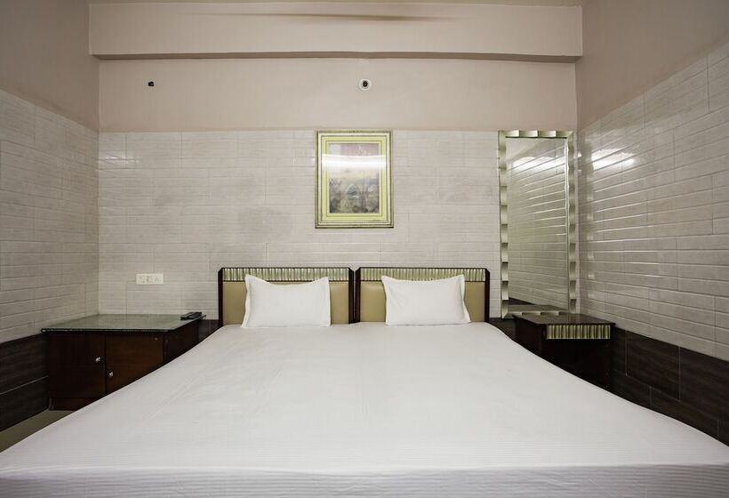 בית מלון כפרי Spot On 23725 Jay Shanti Palace