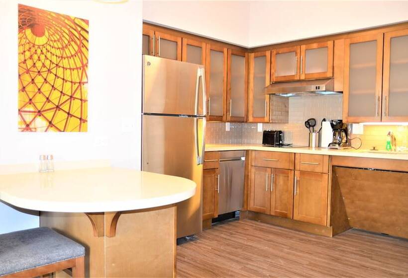 Отель Staybridge Suites   Orenco Station, An Ihg