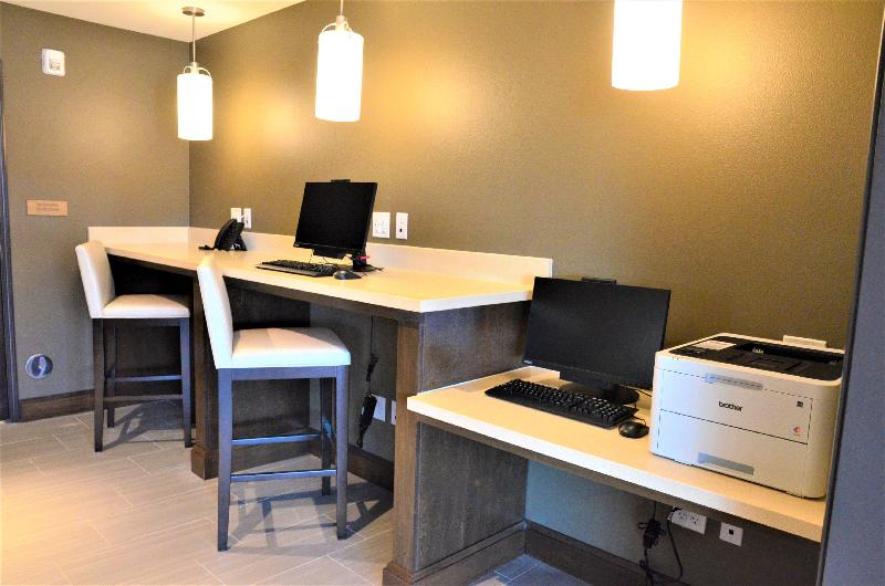 Отель Staybridge Suites   Orenco Station, An Ihg