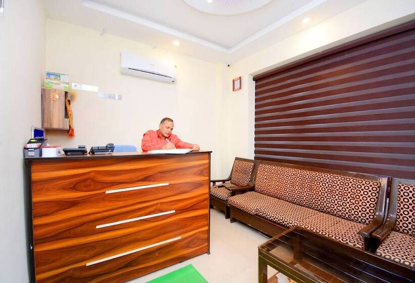 فندق The Sai Palace By Oyo Rooms