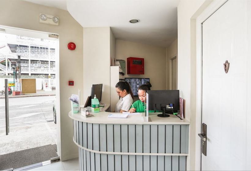 فندق Triangle Apartelle By Oyo Rooms