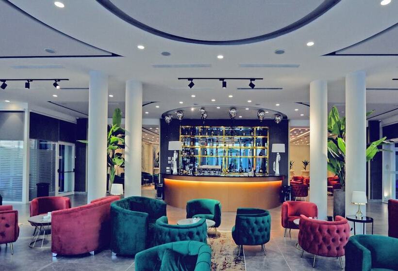 Отель Velipoja Grand Europa Resort, Affiliated By Melia