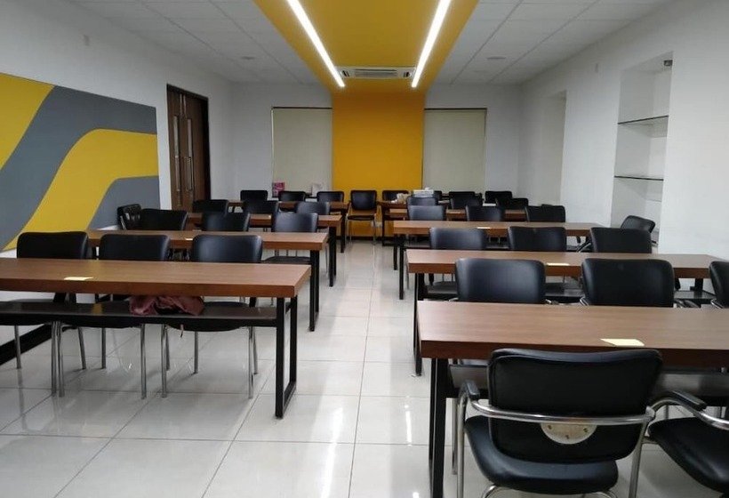 בית מלון כפרי Ywca International Guest House